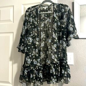 American Eagle pretty feminine sun blouse